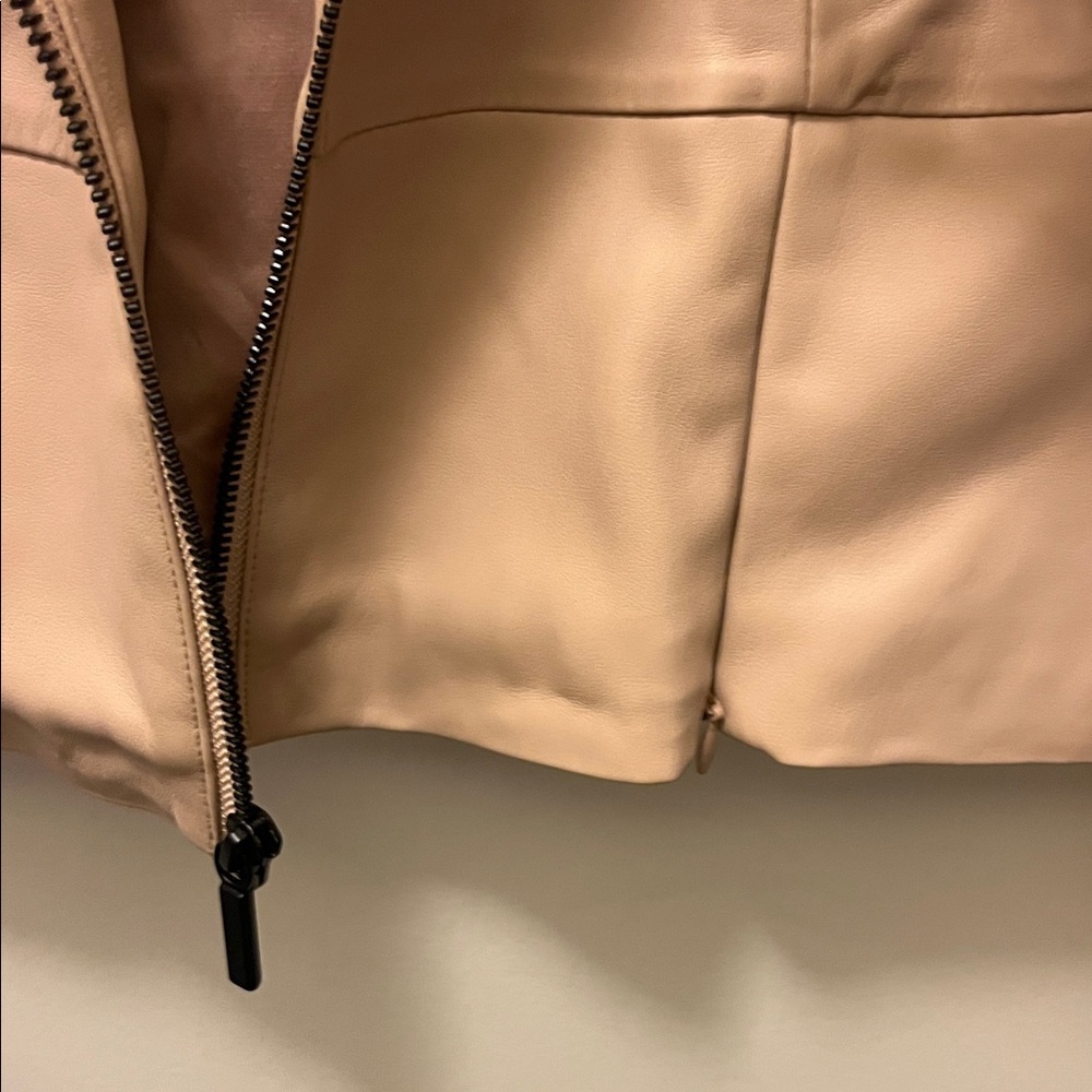 GILI Women's Beige faux leather Blazer size 14 - Picture 9 of 13